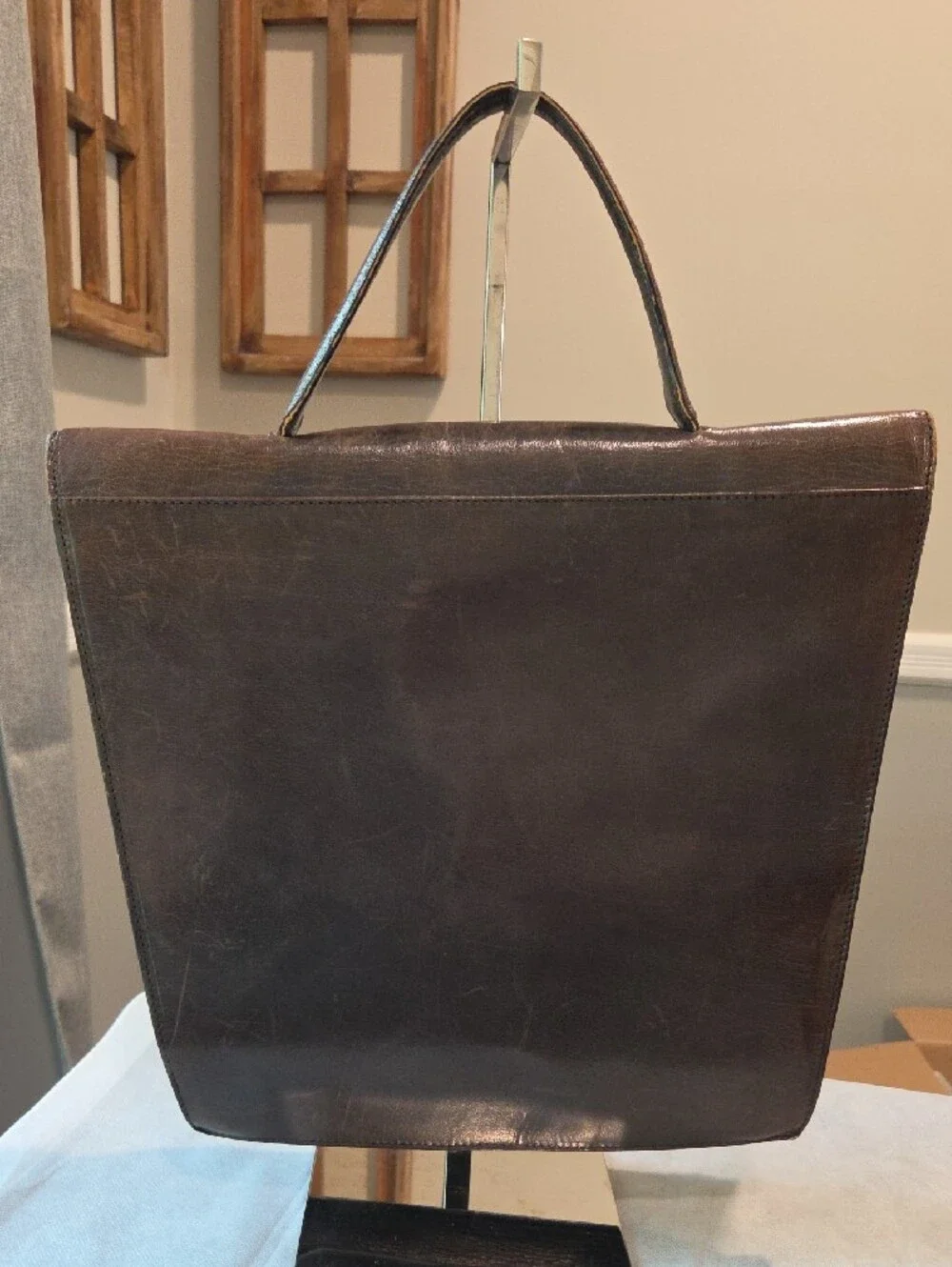 N/A minimalist brown